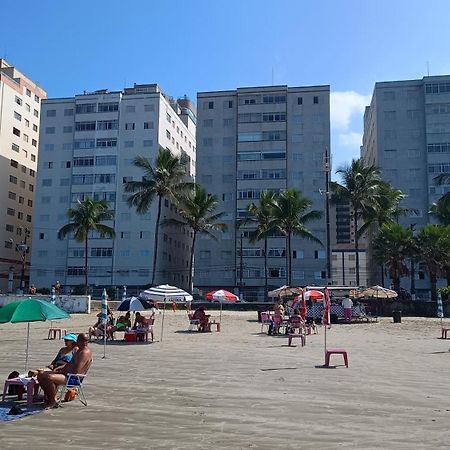 פראייה גראנדה Apartamento Pe Na Areia Vila Caicara מראה חיצוני תמונה